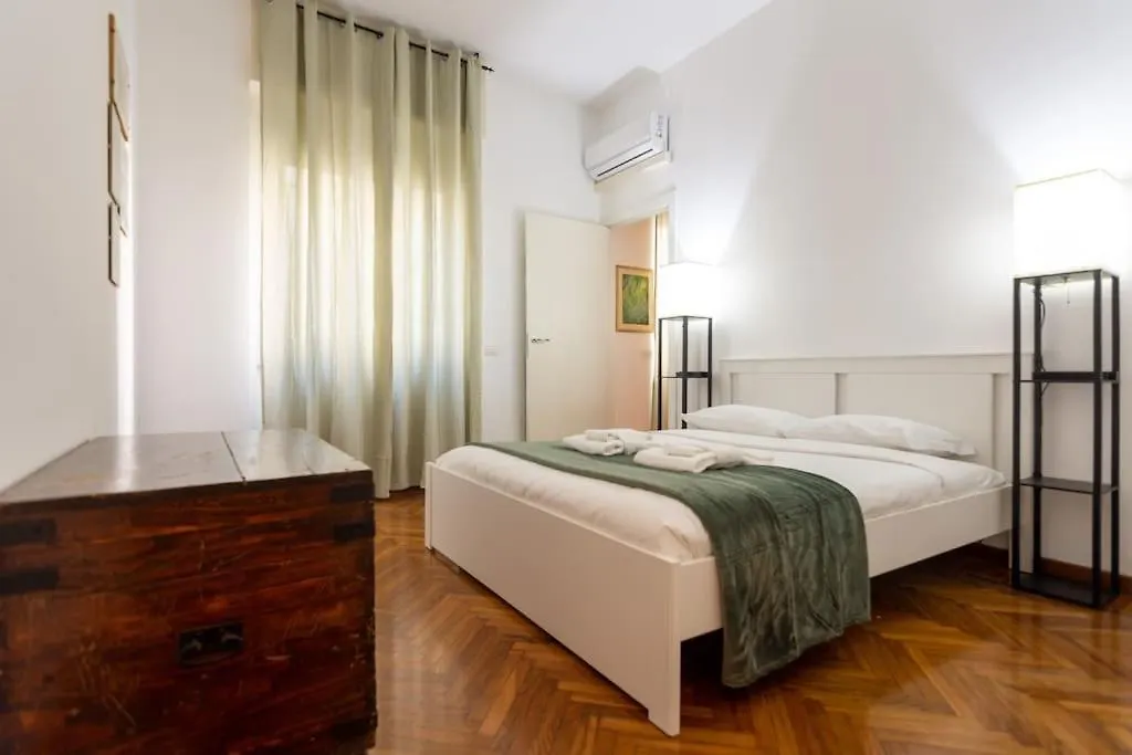 Apartment Hideout At Porta Romana Milan
