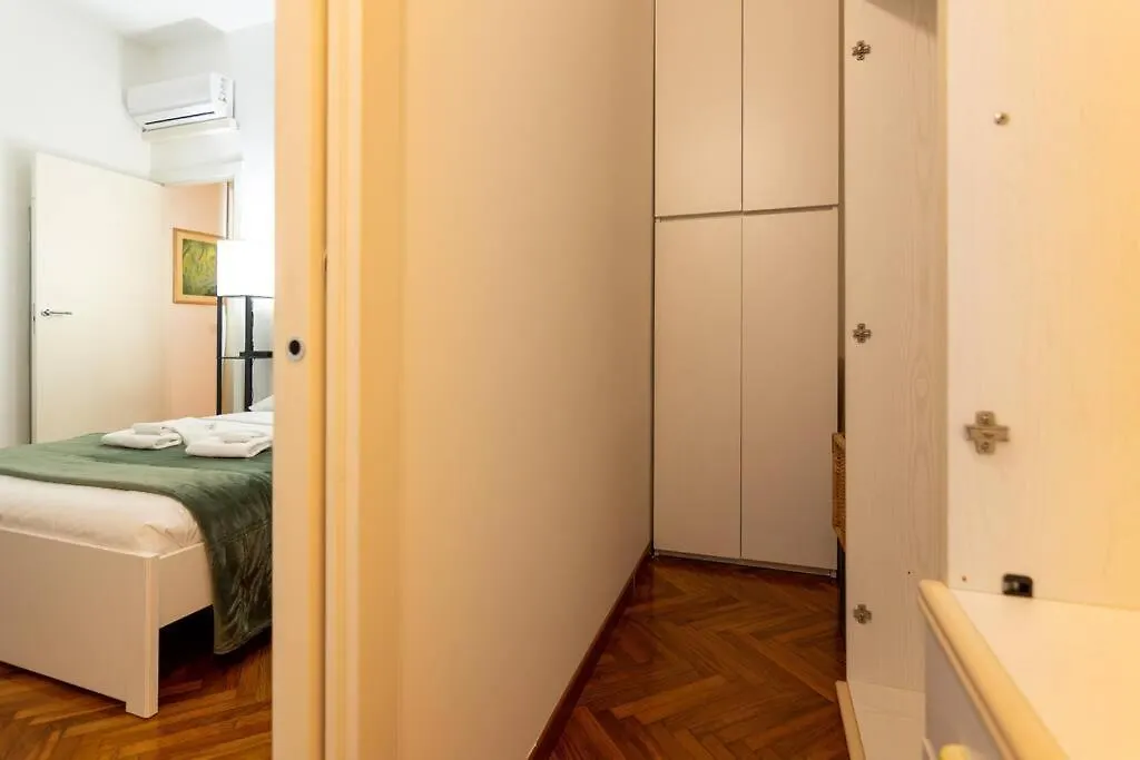 Apartment Hideout At Porta Romana Milan Italy